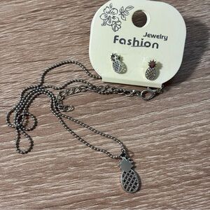 Fashion Jewelry Silver Pineapple Matching Necklace and Post Earrings Set New